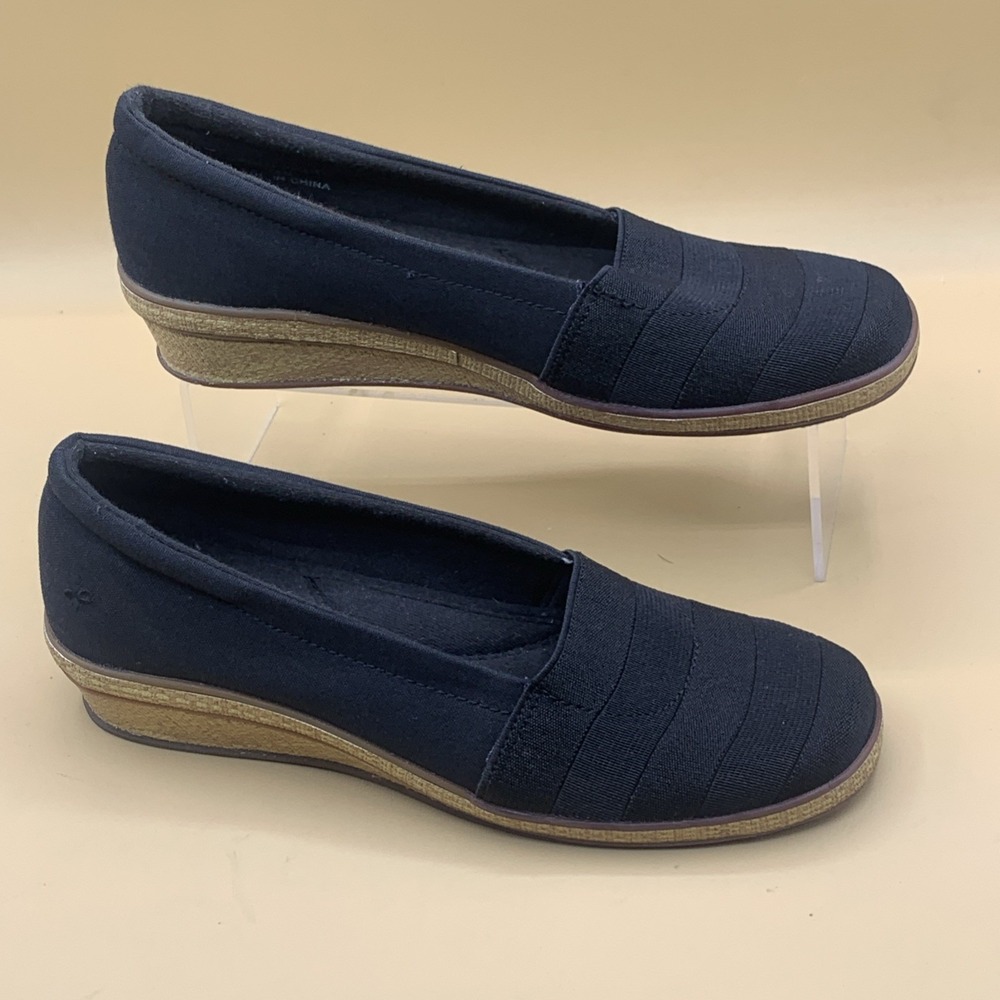 Grasshoppers Women's Quinn Wedge canvas slip-on Comfort - Size 7.5M
